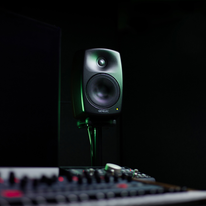 Genelec Black monitor